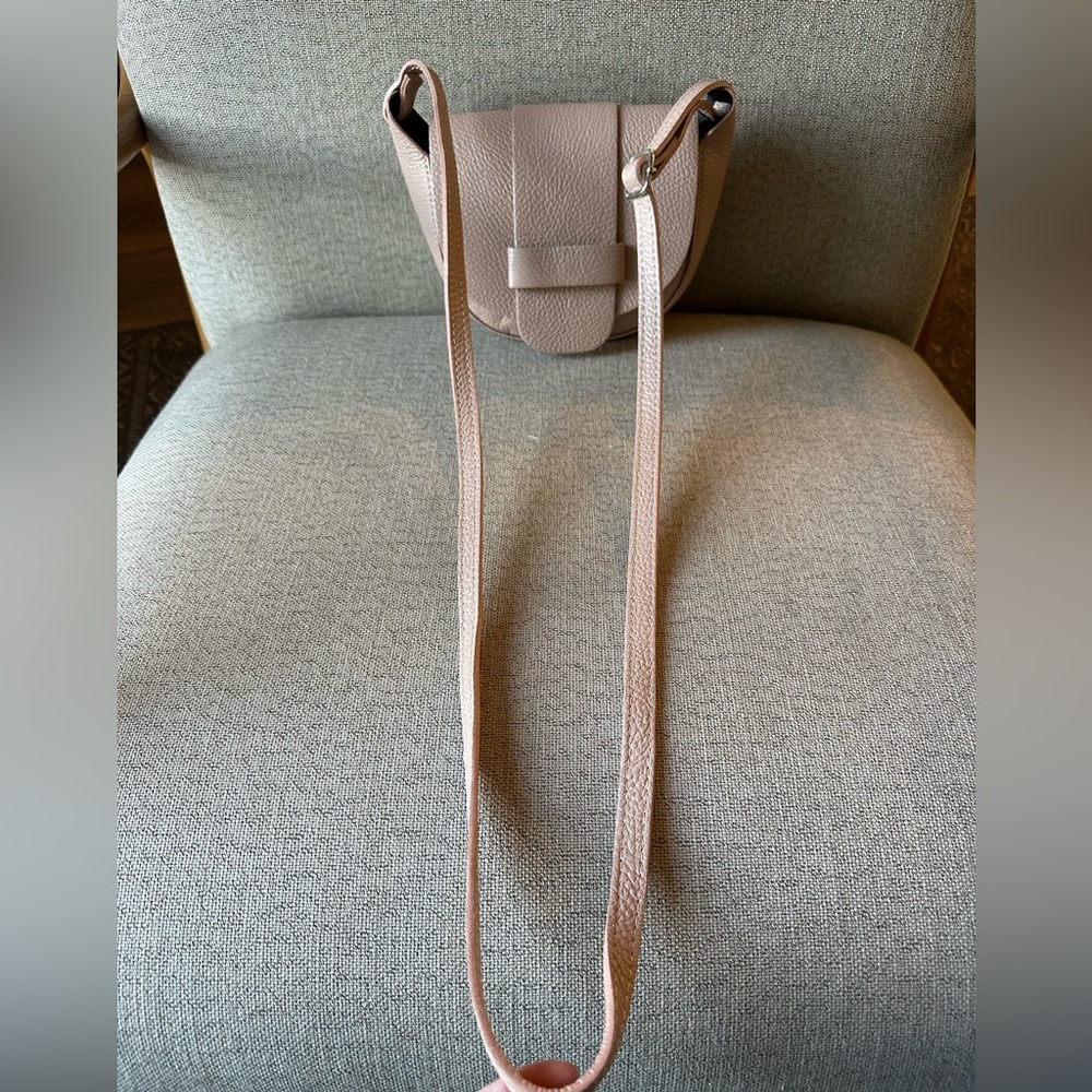 Genuine Leather Crossflap Lightweight Crossbody Dusty Rose Bag Made in Italy - Picture 6 of 10